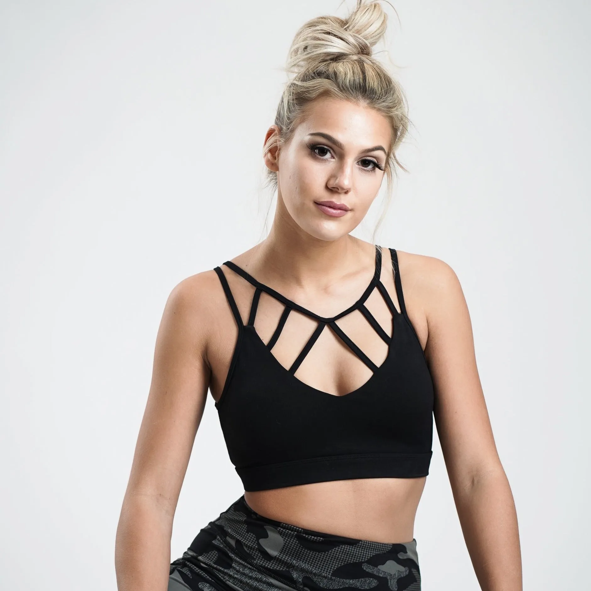 Front Strappy Bralette Sports Bra and Pockets Legging